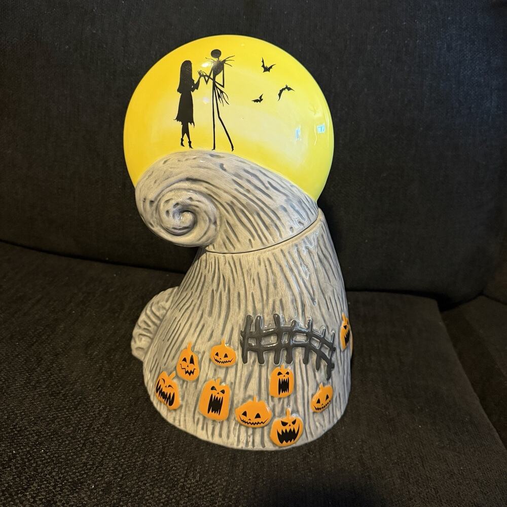 New Condition! DISNEY "Nightmare Before Christmas" HALLOWEEN COOKIE JAR